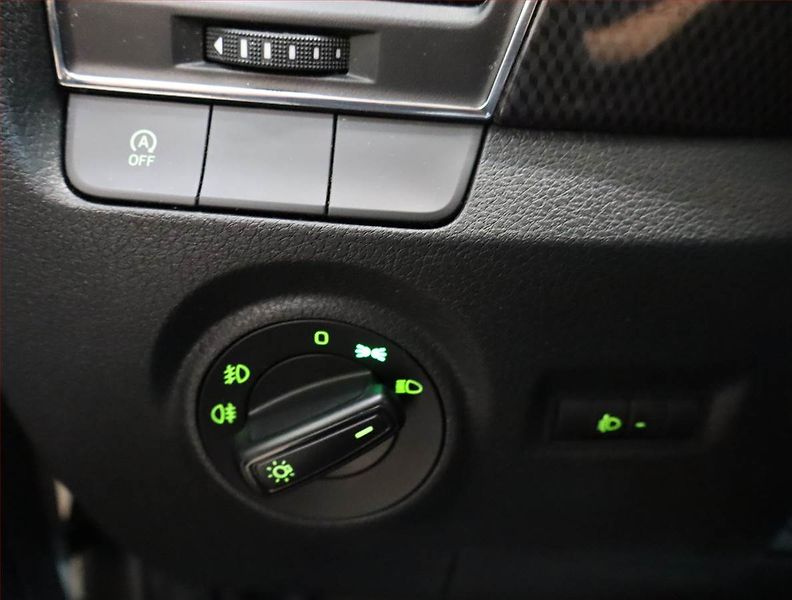 Škoda Fabia (2016) Monte Carlo 1.2 TSI, Xenony - fotka 12 z 22