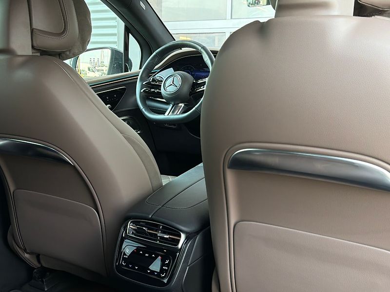 Mercedes-Benz Ostatní EQE 500 4MATIC SUV Electric Ar - fotka 28 z 37