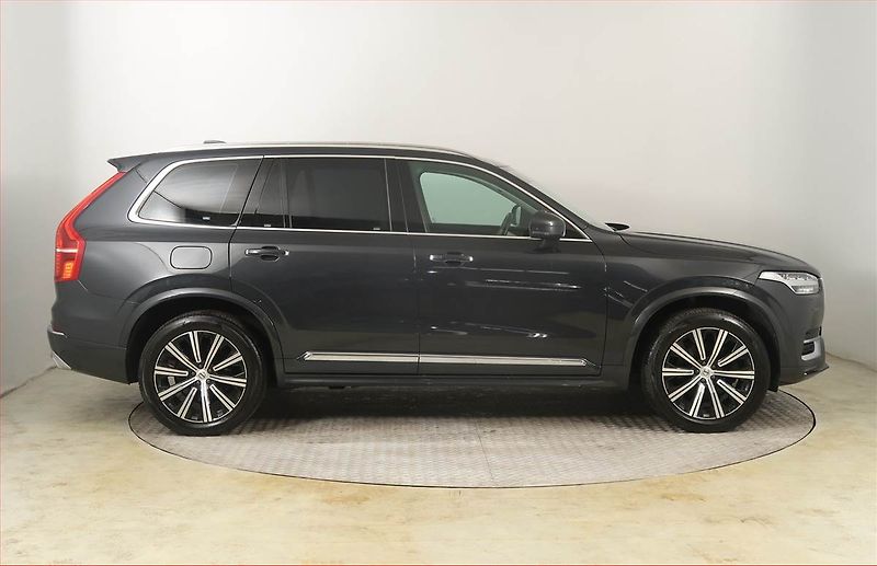 Volvo XC90 (2021) B5 AWD - fotka 6 z 28