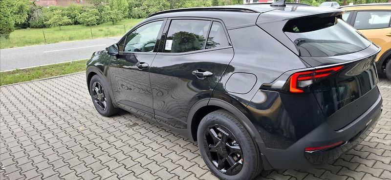 Kia Sportage 1,6 T-GDi 7DCT BLACK EDITION - fotka 3 z 5