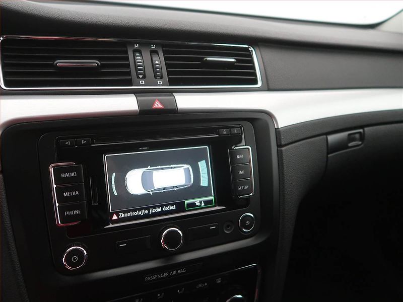 Škoda Superb (2013) Ambition 1.6 TDI, Serv.kniha - fotka 12 z 18