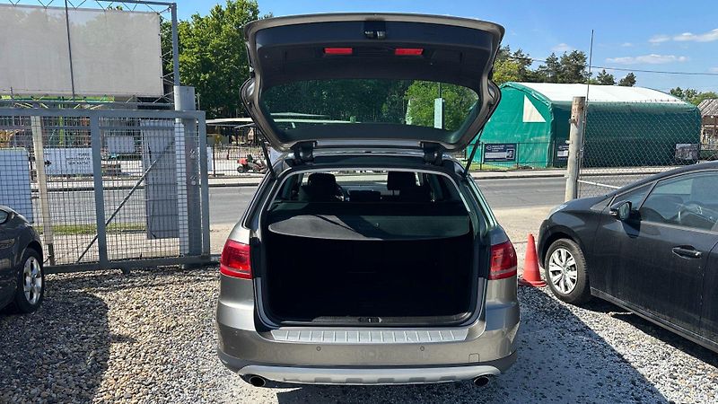 Volkswagen Passat (2013) 2.0TDI 125kW *ALLTRACK*DSG* - fotka 21 z 23