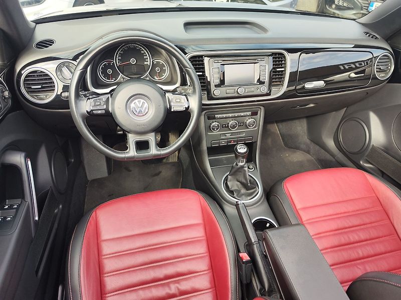 Volkswagen New Beetle 1.6 TDI/77kW Cabrio - fotka 18 z 33