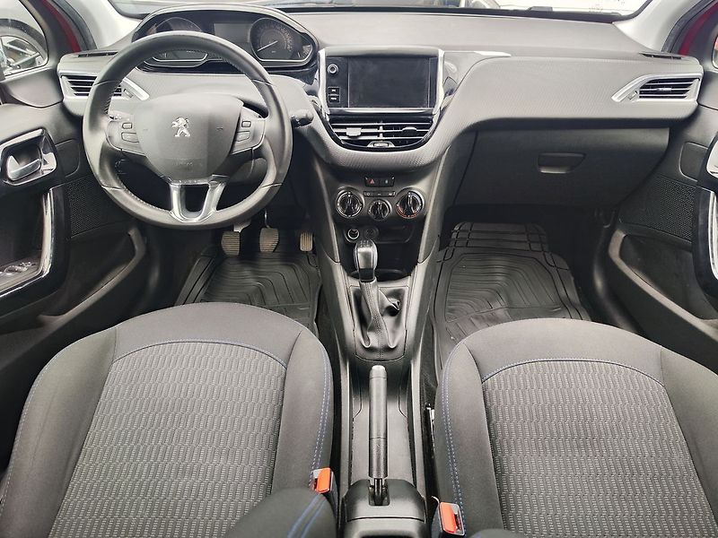 Peugeot 208 1.2 PureTech/61kW SIGNATURE - fotka 11 z 26