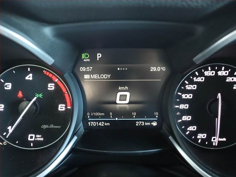 Alfa Romeo Stelvio (2019) 2.2 Diesel, Automat, Kůže - fotka 11 z 23