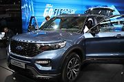 Po odmlce se s řadou novinek vytasil Ford. Například s velkým SUV Explorer