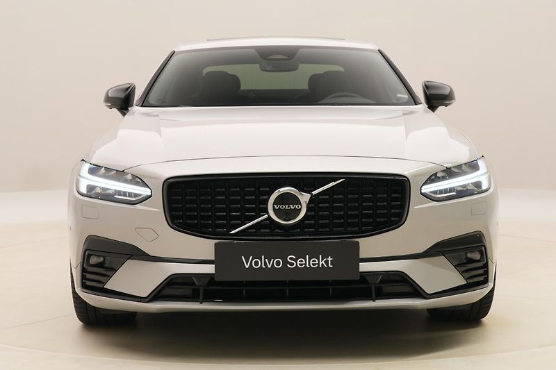 Volvo S90 B5 AWD BLACK ULTIMATE AUT CZ - fotka 16 z 62