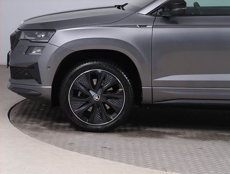 Škoda Karoq (2024) Sportline 1.5 TSI - fotka 15 z 19