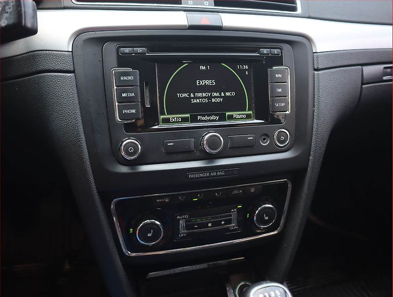 Škoda Superb (2014) 2.0 TDI, 4X4, Navi, Xenony - fotka 12 z 17
