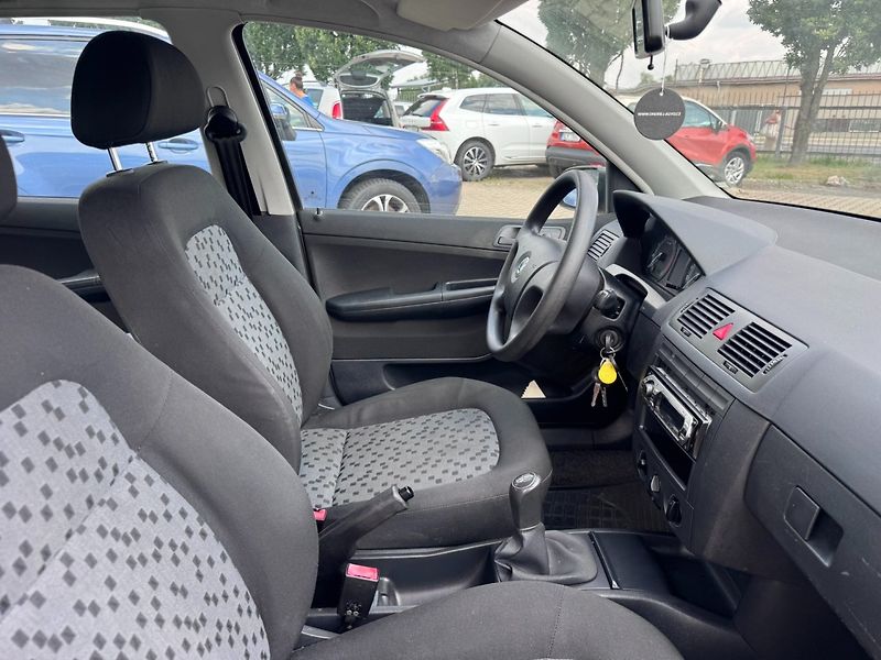 Škoda Fabia (2007) 1,2 HTP 40 KW STK SK - fotka 35 z 49