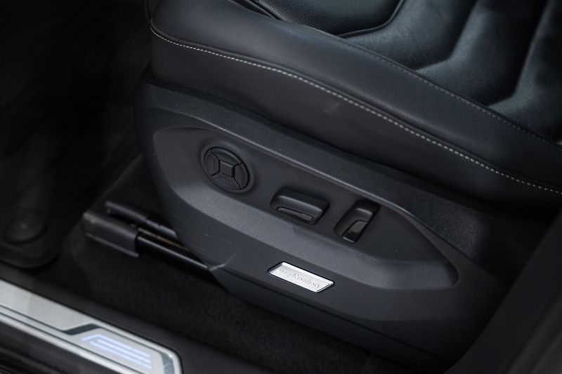 Volkswagen Touareg (2022) 3.0TDI 210KW 4X4 1ČR TAŽNÉ TOP - fotka 13 z 39