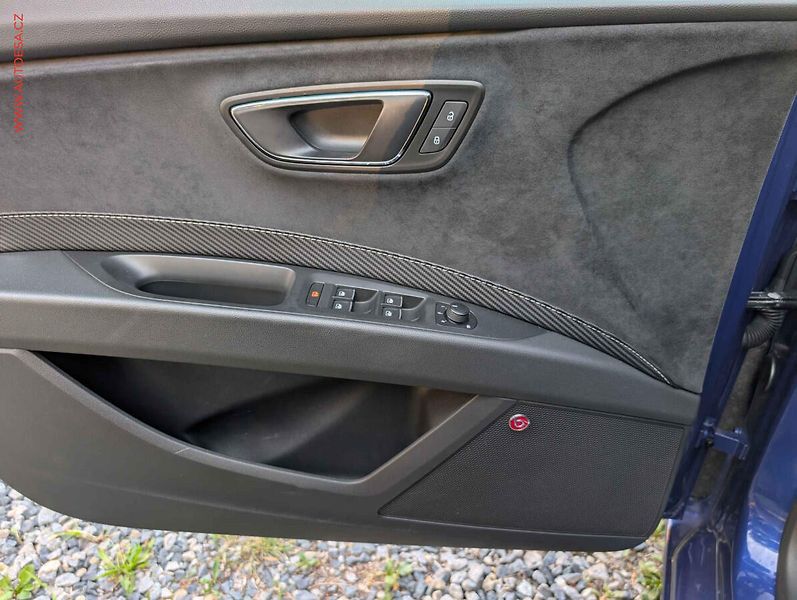 Seat Leon (2018) 2.0 TSi 4x4, DSG, LED - fotka 15 z 24