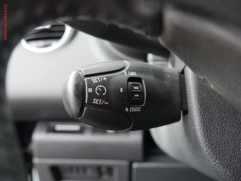 Peugeot 3008 (2011) 1.6i, AC, TZ - fotka 12 z 17