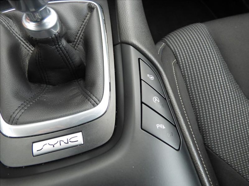 Ford Mondeo 2,0 LED,Navi,Titanium servis - fotka 45 z 72