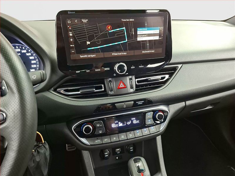 Hyundai i30 (2023) N-Line 1.5 T-GDI MHEV - fotka 12 z 17