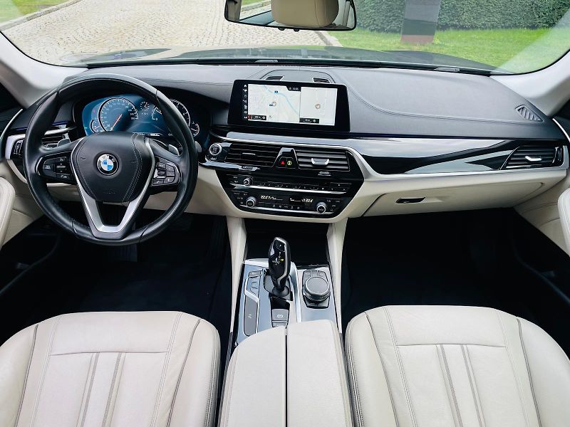 BMW Řada 5 520D AUT KAMERA SERVISKA - fotka 26 z 58