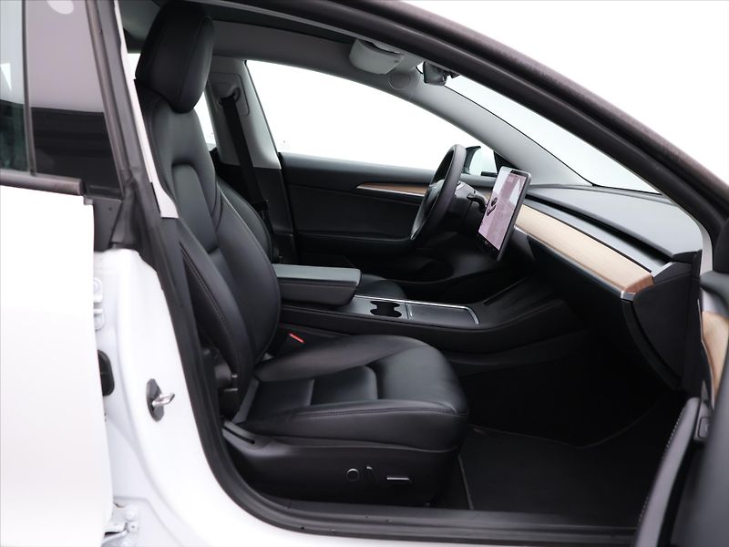 Tesla Model 3 Long Range 79kWh AWD sOH 90,3% - fotka 12 z 28