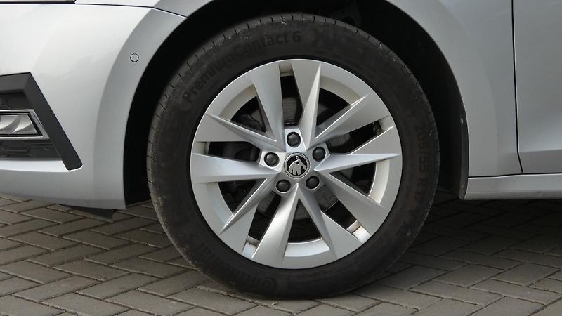 Škoda Octavia 2,0 TDI 85kW Style DSG - fotka 23 z 25