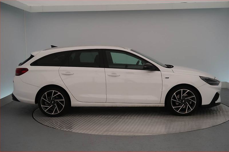 Hyundai i30 (2024) N-Line 1.5 T-GDI MHEV - fotka 6 z 17