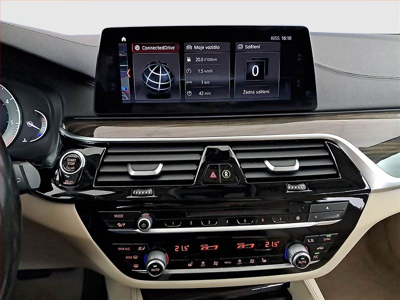 BMW Řada 5 (2019) Luxury Line 520d xDrive - fotka 12 z 18