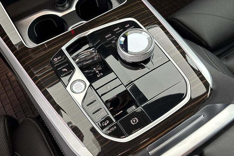 BMW X5 xDrive30d - fotka 21 z 24
