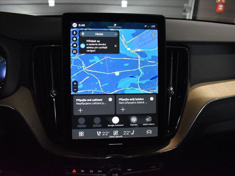 Volvo XC60 2,0 B5 AWD PLUS Bezklíč,BLIS - fotka 17 z 23