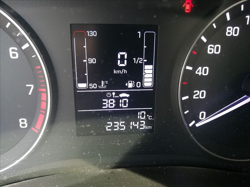 Hyundai i20 1,3 i servis.knížka - fotka 6 z 20