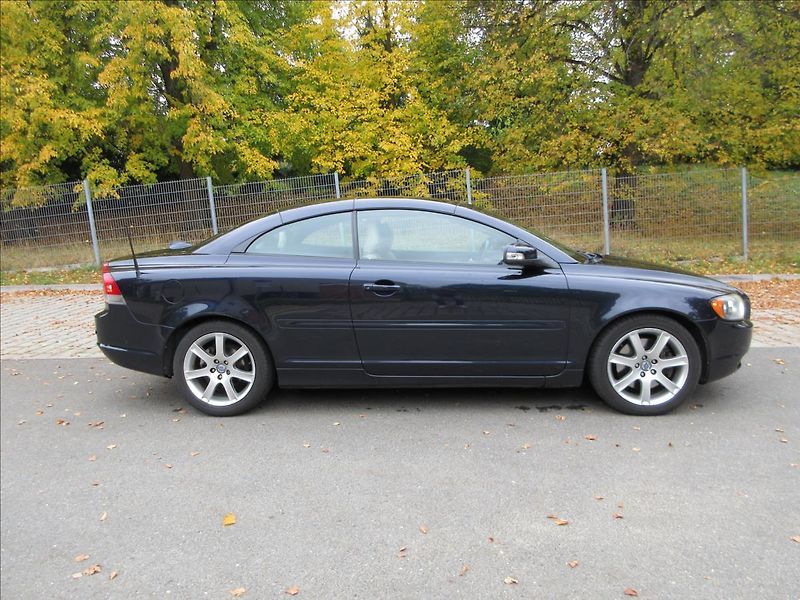 Volvo C70 2,0 D, Navi, Kůže, Xenon - fotka 15 z 28