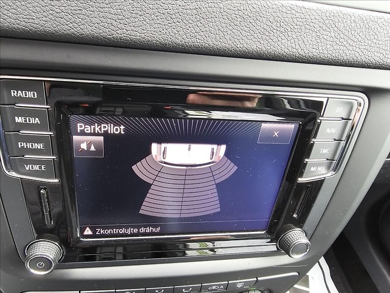 Škoda Yeti 1,4 TSi 90KW Adventure NAVI TZ - fotka 44 z 44