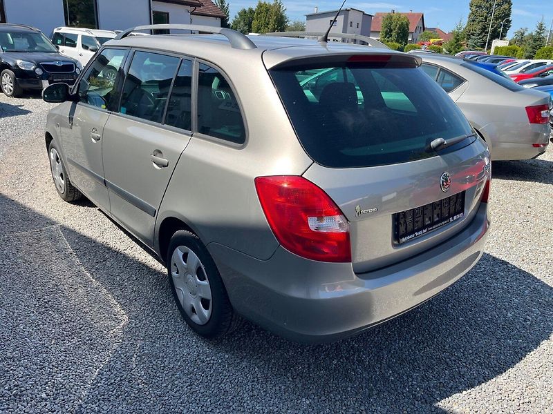 Škoda Fabia (2010) 1.2 i 70 Tis. Km - fotka 4 z 28