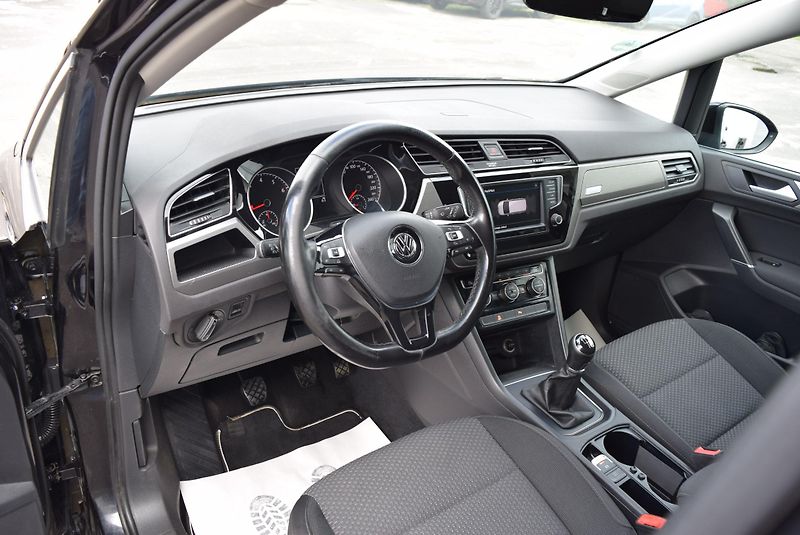 Volkswagen Touran (2017) 1.4TSI 110kw CLBMT 7MÍST TAŽNÉ - fotka 22 z 50