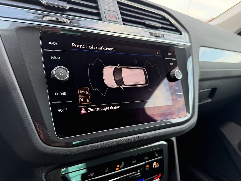 Volkswagen Tiguan Life  2,0TDI 110kW DSG - fotka 15 z 22