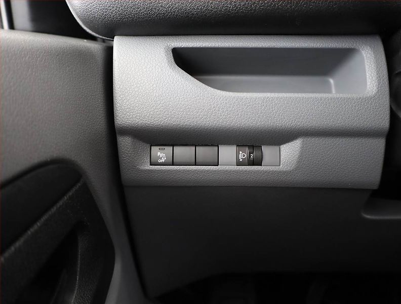 Peugeot Expert (2019) 2.0 BlueHDi, Bus, 8Míst, ČR - fotka 13 z 18