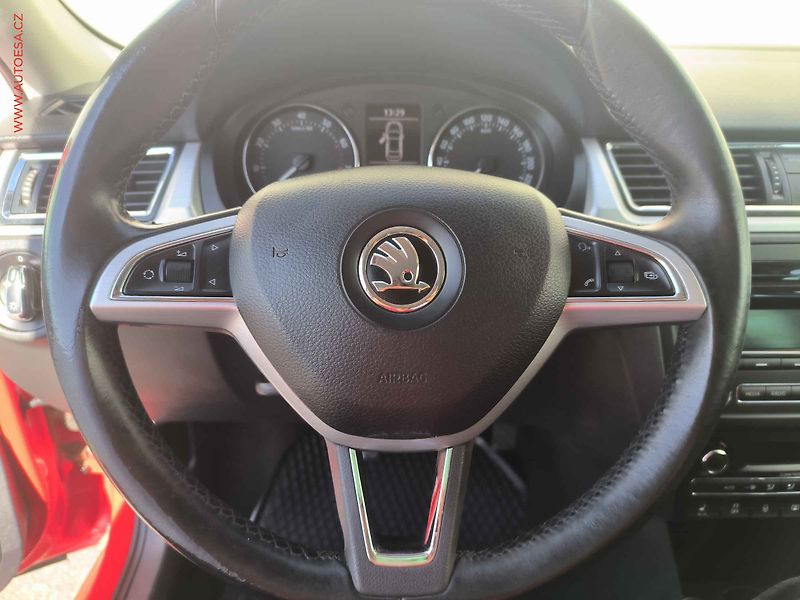 Škoda Rapid (2015) 1.2 TSI, ČR, Elegance, autoAC - fotka 13 z 16
