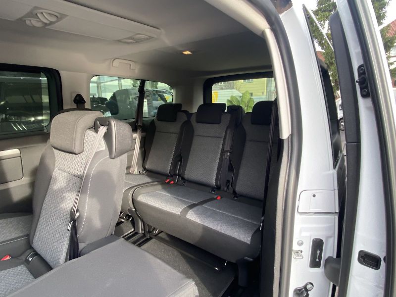 Peugeot Traveller (2026) Active 2.2 BHDi 180k EAT8 - fotka 21 z 22