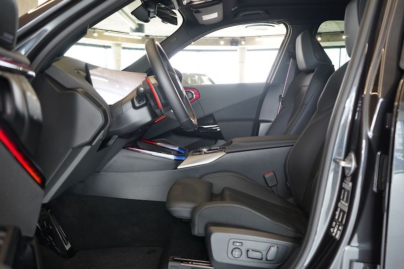 BMW X3 M50 xDrive, Nezávislé, Tažné - fotka 21 z 50