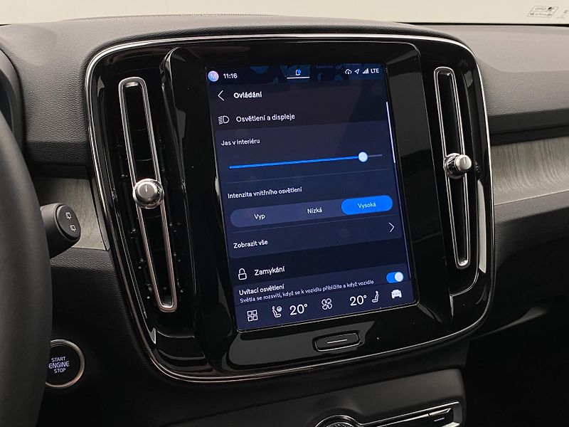 Volvo XC40 B4 DARK ULTIMATE AUT CZ - fotka 46 z 56