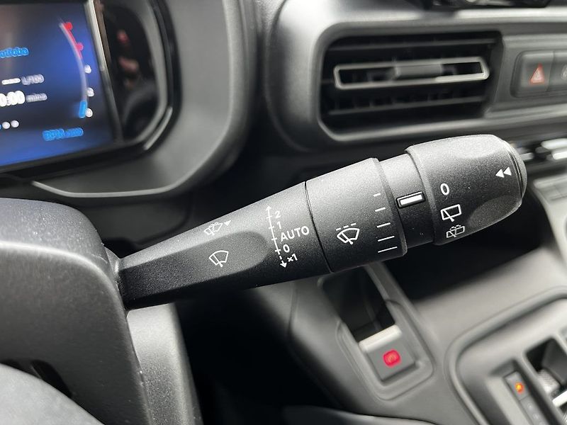 Toyota ProAce City Verso 1.5L 130k Family ODBĚR 1/2027 - fotka 25 z 31