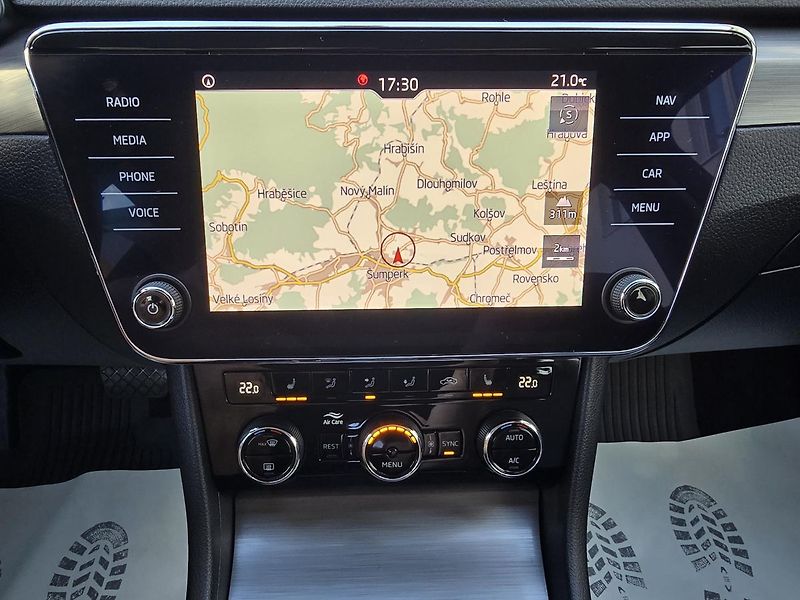 Škoda Superb 200kW 4x4 DSG STYLE DPH - fotka 14 z 45