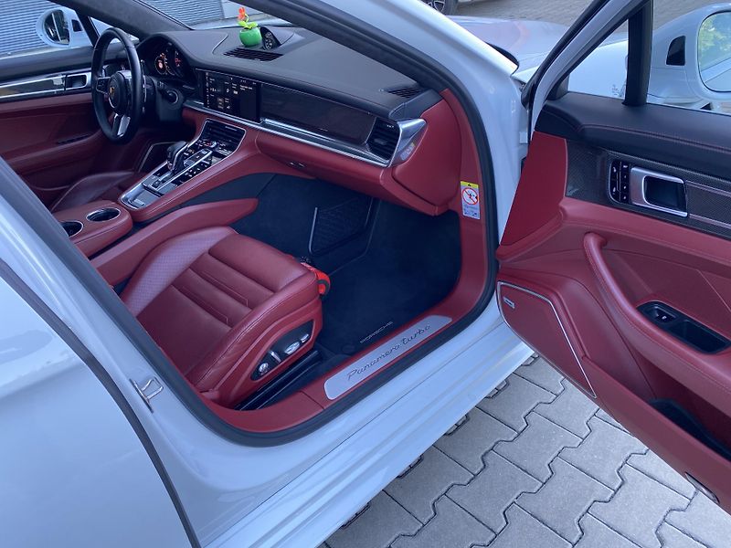 Porsche Panamera (2017) TURBO - fotka 17 z 17