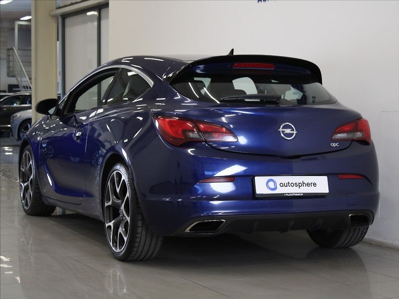 Opel Astra 2,0 Turbo 280koní OPC Infinity - fotka 3 z 25