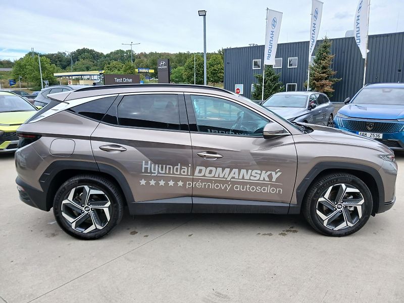 Hyundai Tucson Plug-in Hybrid1,6 T-GDI 4x4 AT - fotka 6 z 20