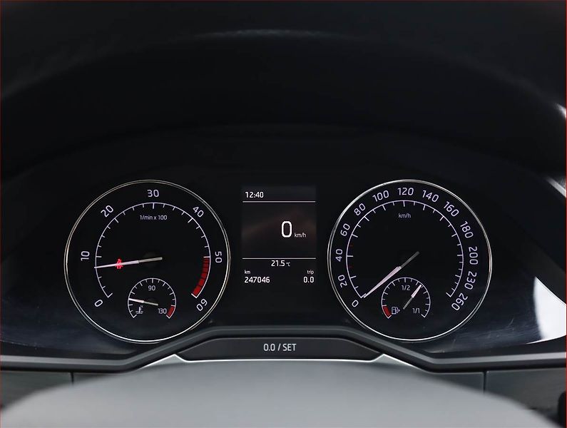 Škoda Superb (2016) 2.0 TDI, Bi-Xenony, Tempomat - fotka 11 z 21