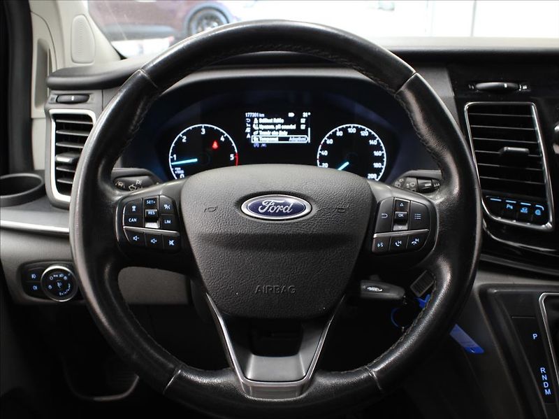 Ford Tourneo Custom 2,0 EB 136kW AT Titan.X 1.maj. - fotka 10 z 25