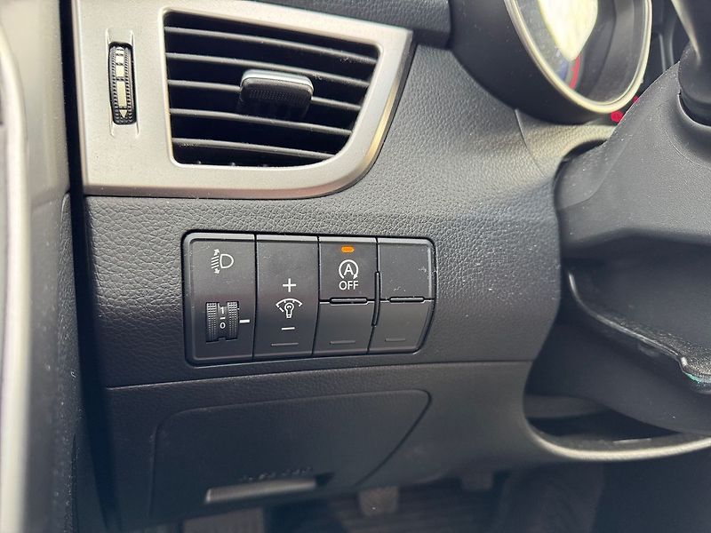 Hyundai i30 1,6  CZ TOP STAV - fotka 15 z 15
