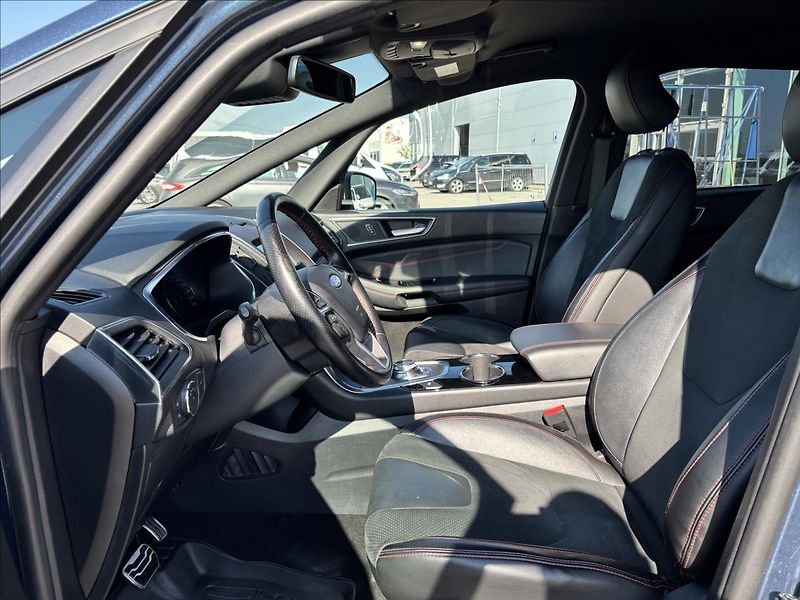 Ford S-MAX 2,5 HEV ST-Line 140kW - fotka 26 z 55
