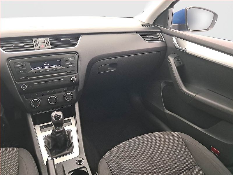 Škoda Octavia (2014) Style 1.6 TDI, Serv.kniha - fotka 8 z 16
