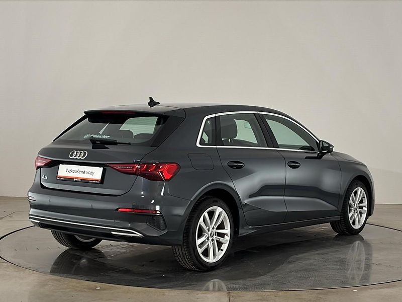 Audi A3 DSG - fotka 2 z 27