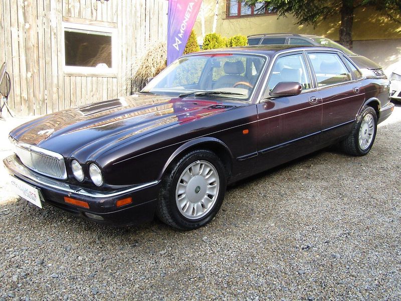 Jaguar XJ6 (1995) 3.2 R6 155kW  PLNĚ POJÍZDNÉ - fotka 1 z 35