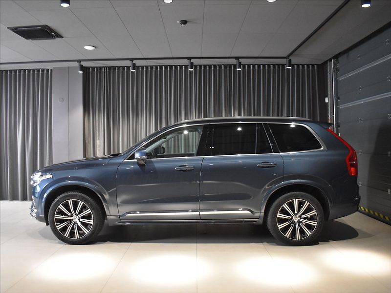 Volvo XC90 2,0 B5 AWD Ultimate tažné,Pano - fotka 2 z 28